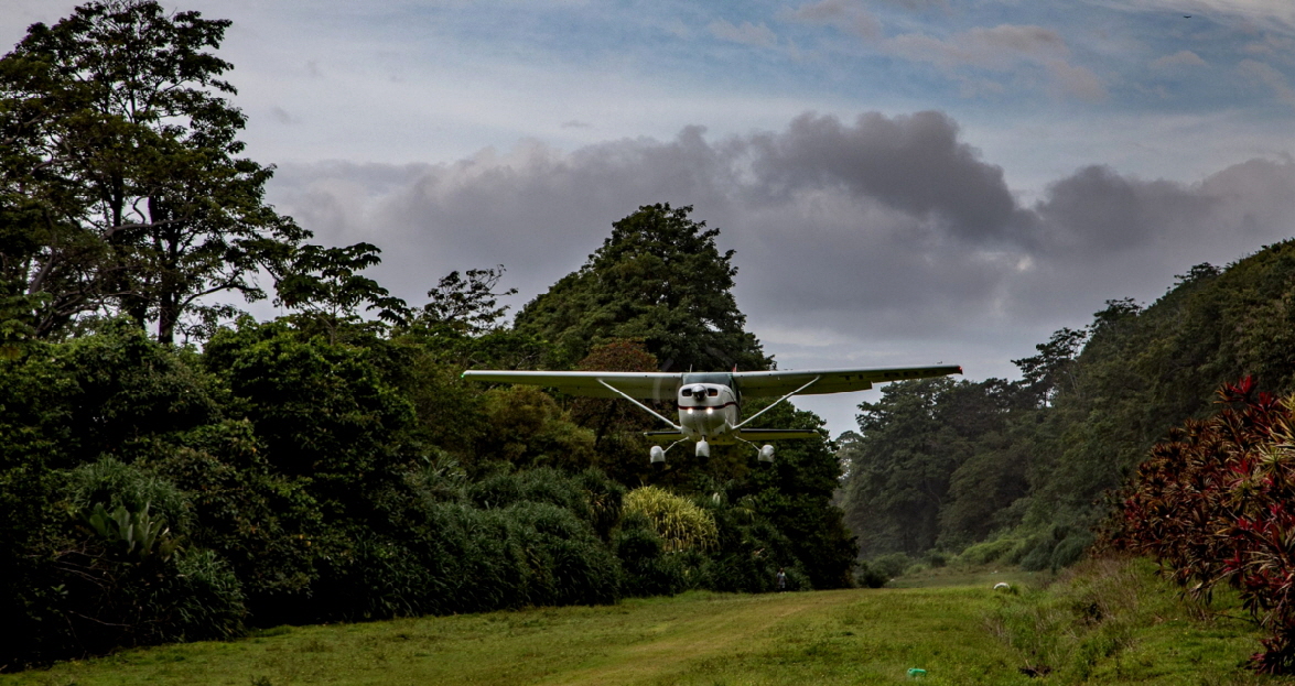 Tiskita Landung am Flugfeld