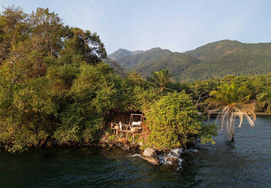 SchimpansenSafari Mahale Greystoke Camp 