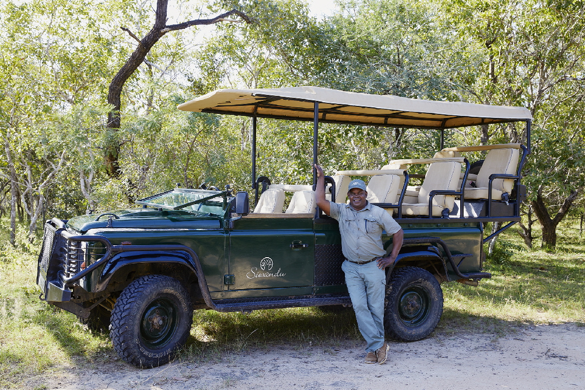 Guide und Fahrzeug Selous Siwandu